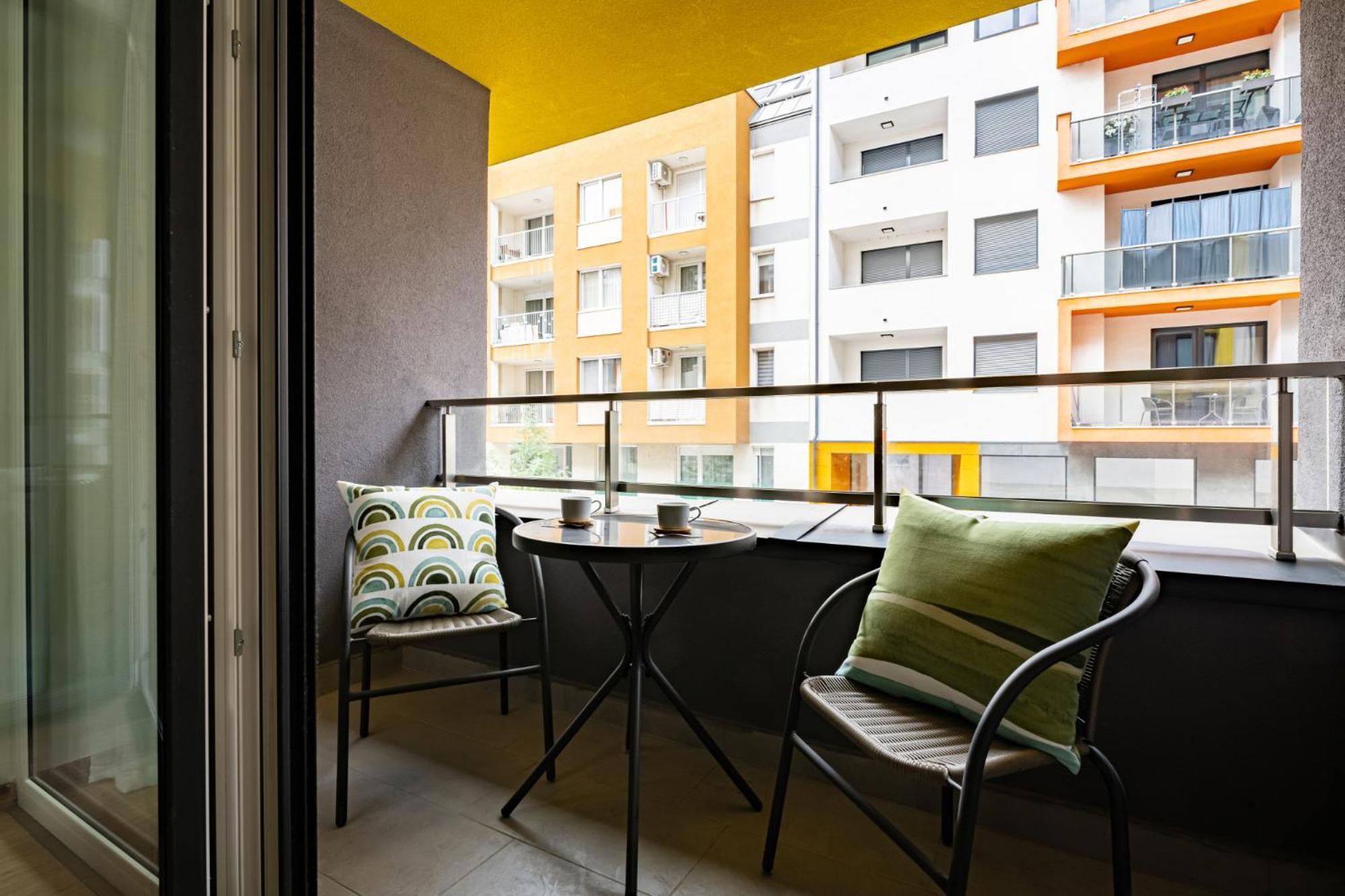 Westside Garden Apartments By Urbanrent Budapest Esterno foto