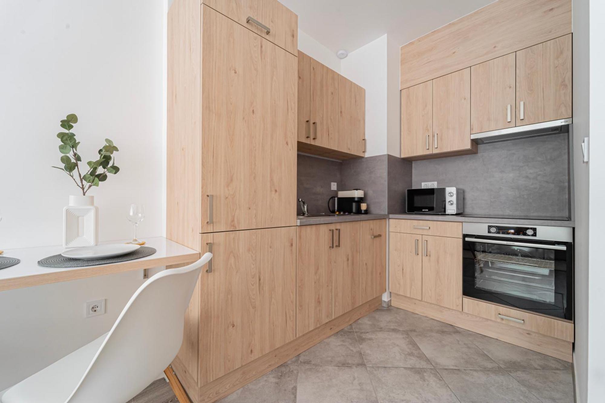 Westside Garden Apartments By Urbanrent Budapest Esterno foto