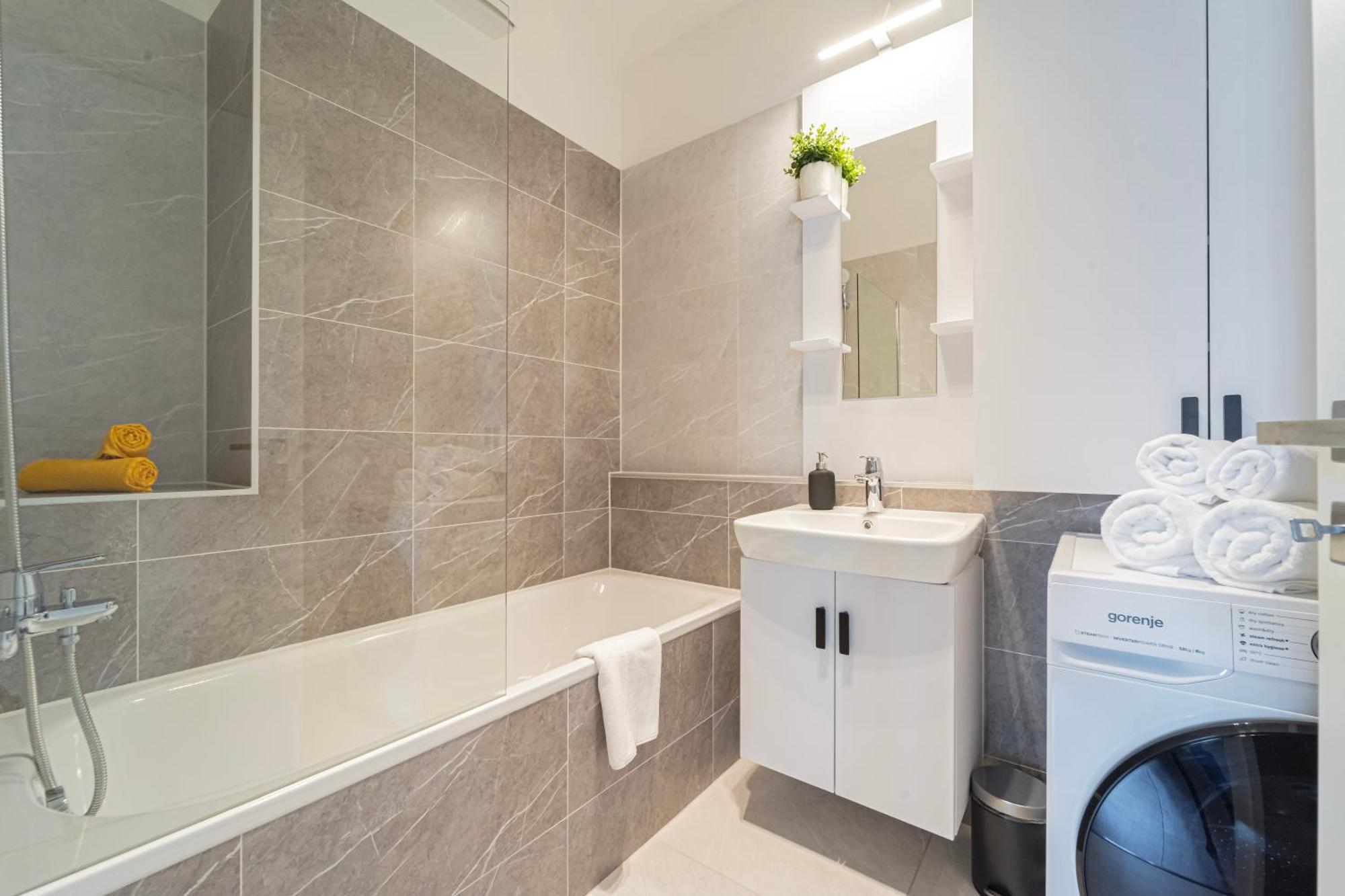 Westside Garden Apartments By Urbanrent Budapest Esterno foto
