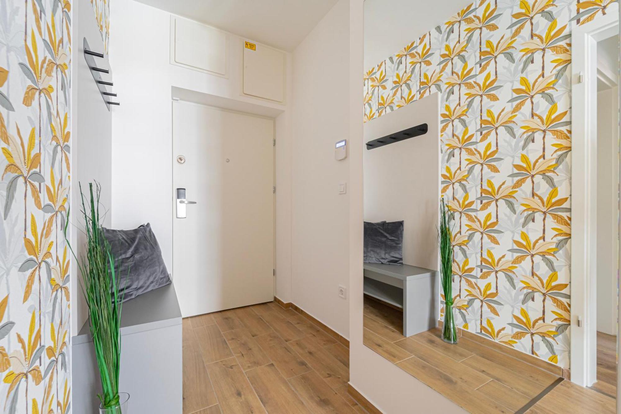 Westside Garden Apartments By Urbanrent Budapest Esterno foto