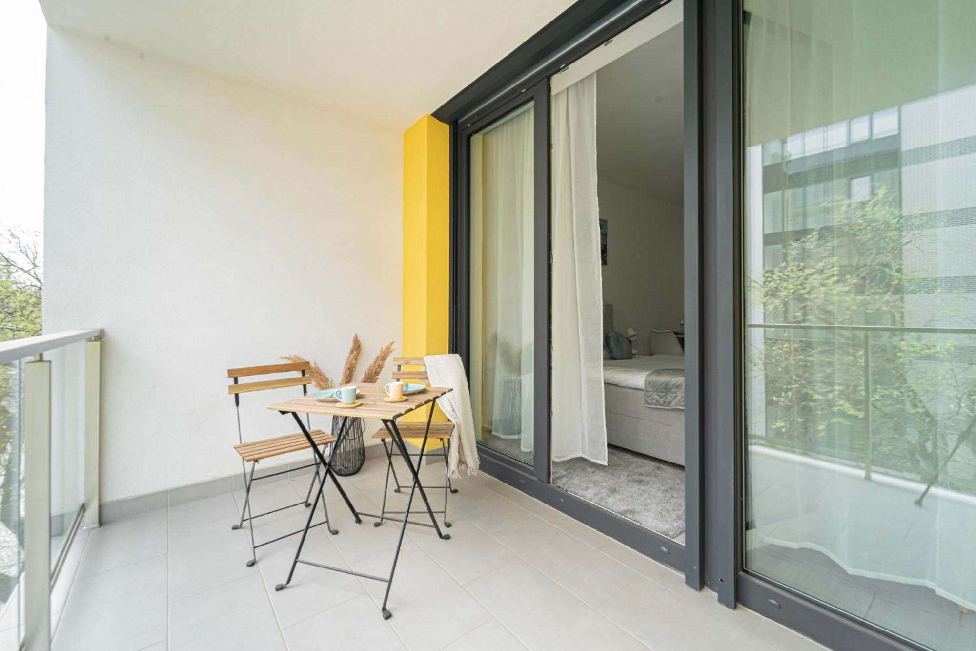 Westside Garden Apartments By Urbanrent Budapest Esterno foto